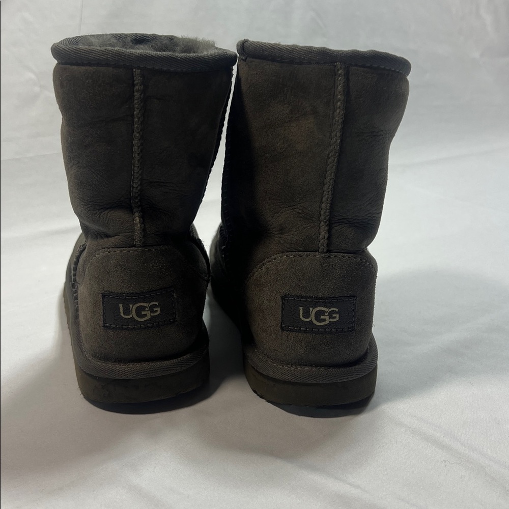 Grey uggs size 3 - Picture 2 of 8